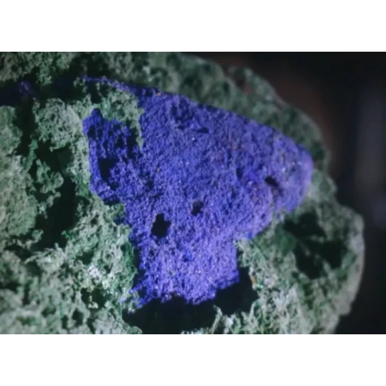 Essai de traitement minéral de l'azurite