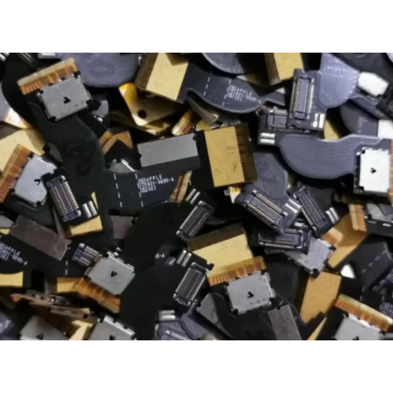 Essai de récupération des ressources à partir de déchets électroniques polymétalliques