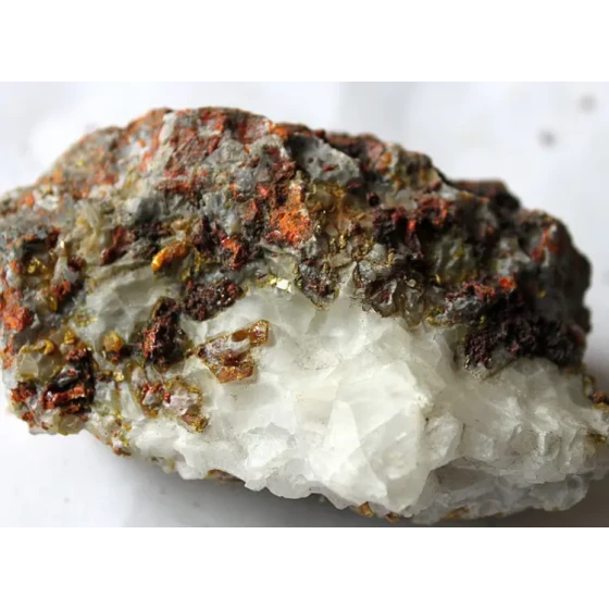 Essai intégré de traitement minéral et de métallurgie des minerais polymétalliques associés