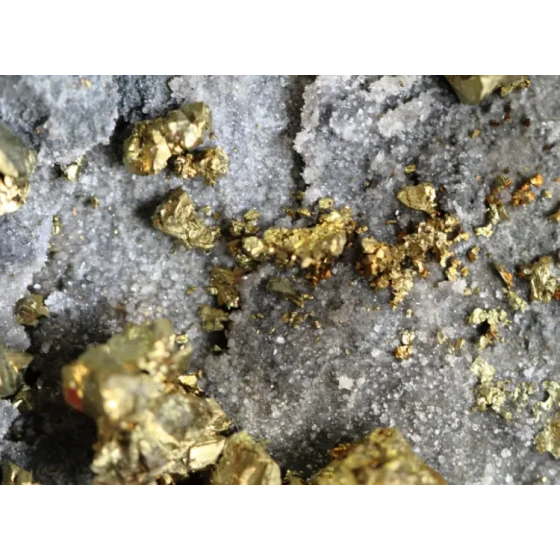 Essai de traitement minéral et de métallurgie d'un minerai d'or réfractaire complexe