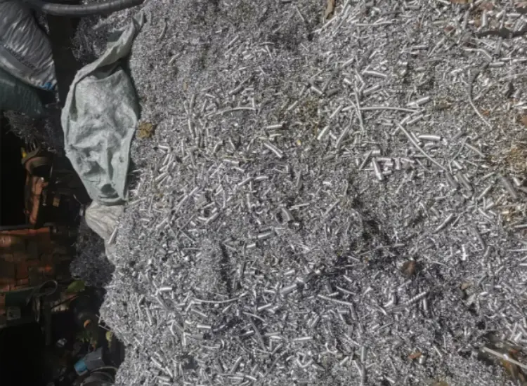 Essai de récupération d'éléments précieux à partir de scories de fusion polymétalliques