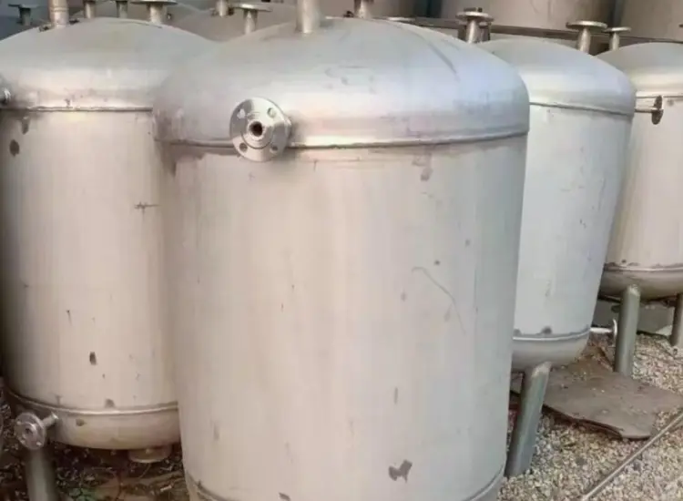 Essai de récupération du cuivre, du nickel et du zinc à partir de déchets liquides acides