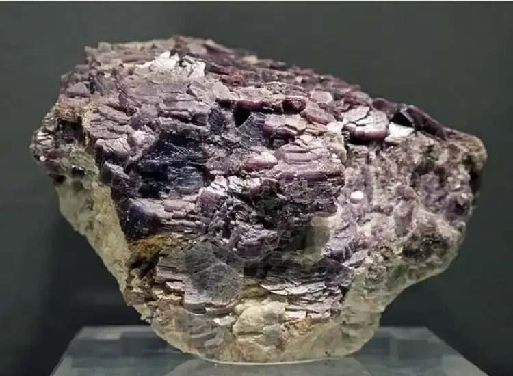 Essai de procédé pour l'extraction du lithium de la lépidolite