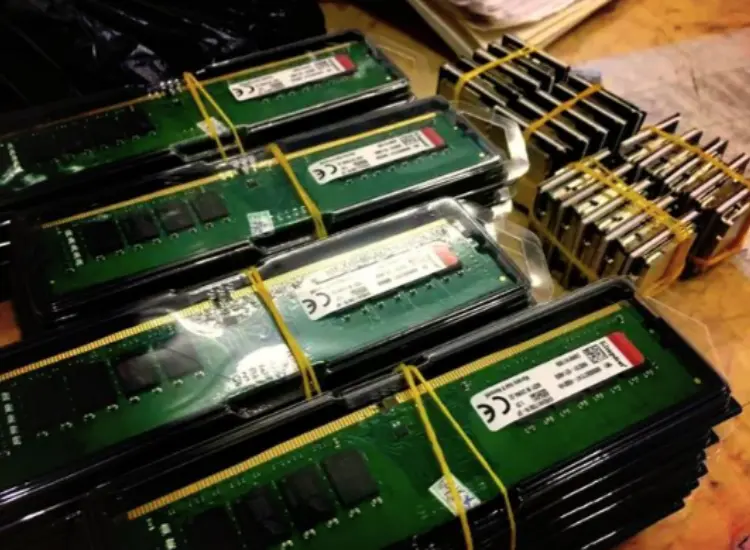 Test de récupération de l'or, de l'étain et du cuivre à partir de déchets électroniques