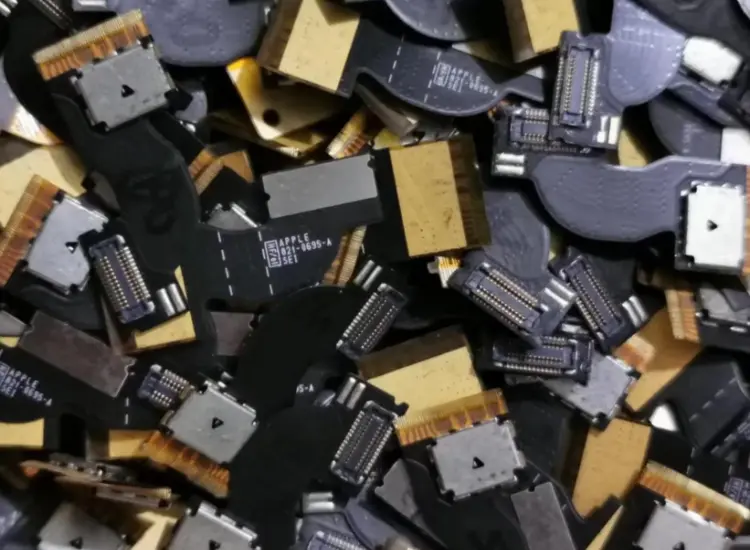 Essai de récupération des ressources à partir de déchets électroniques polymétalliques